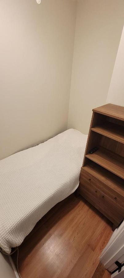 Private Bedroom Near Boston Eksteriør bilde